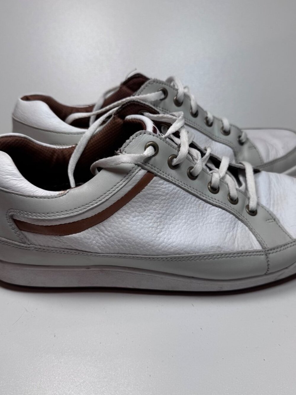 FootJoy Contour Casual Spikeless Golf Sneakers White Leather 10 Comfy Athletic